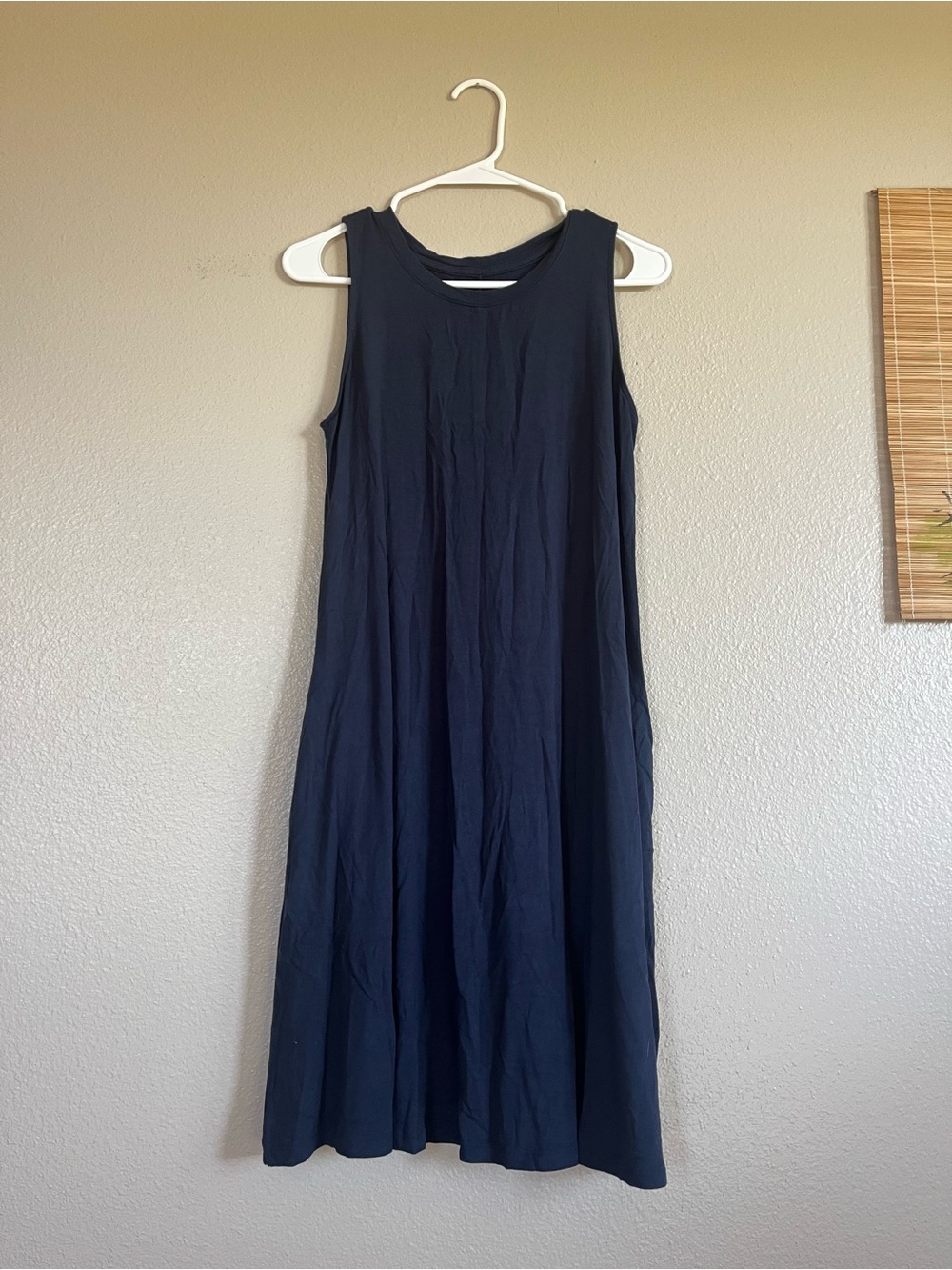 Time and Tru Black Sleeveless Swing Midi Dress